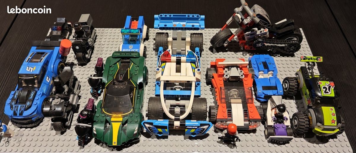 Lot véhicules LEGO officiels (image 1)