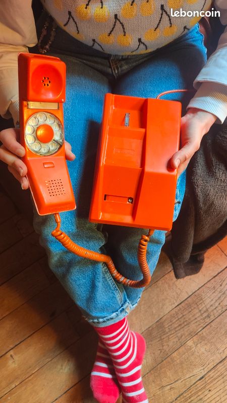 Téléphone vintage orange (image 3)