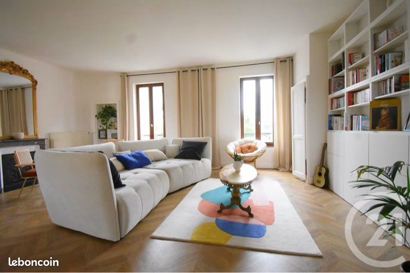 Appartement 7 pièces 177 m² · à Vichy · 177 m² · 375 000 €
