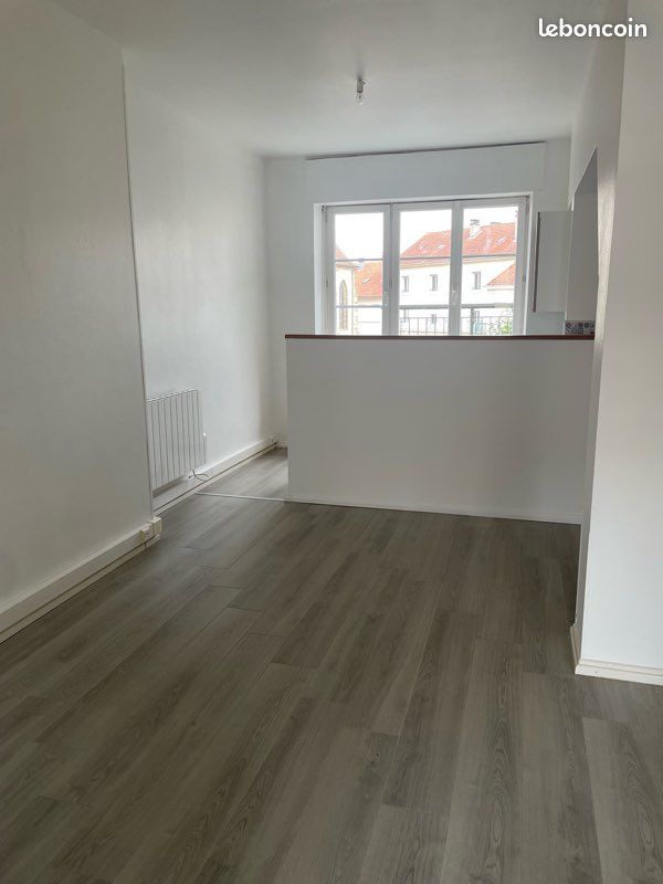 Appartement 3 pièces 46 m² · à Charmes · 46 m² · 550 €/mois