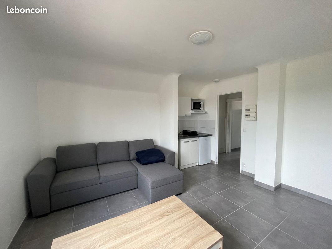 Appartement 1 pièce 25 m² · à Melun · 25 m² · 610 €