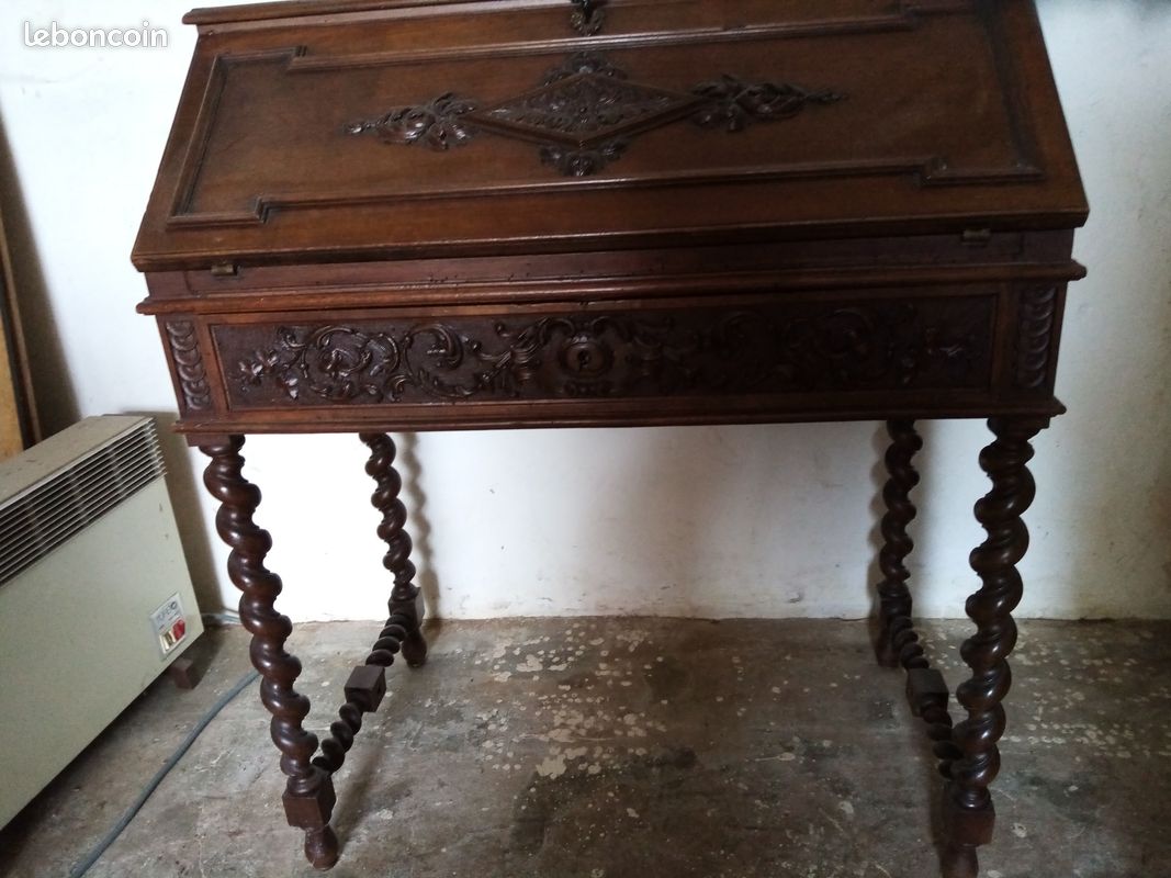 Bureau de pente ancien (image 1)