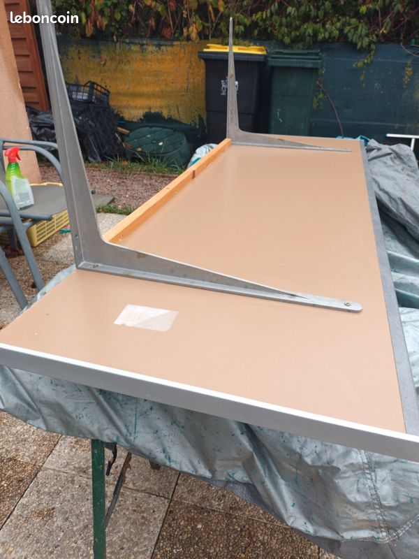 Table mural avec équerres (image 2)