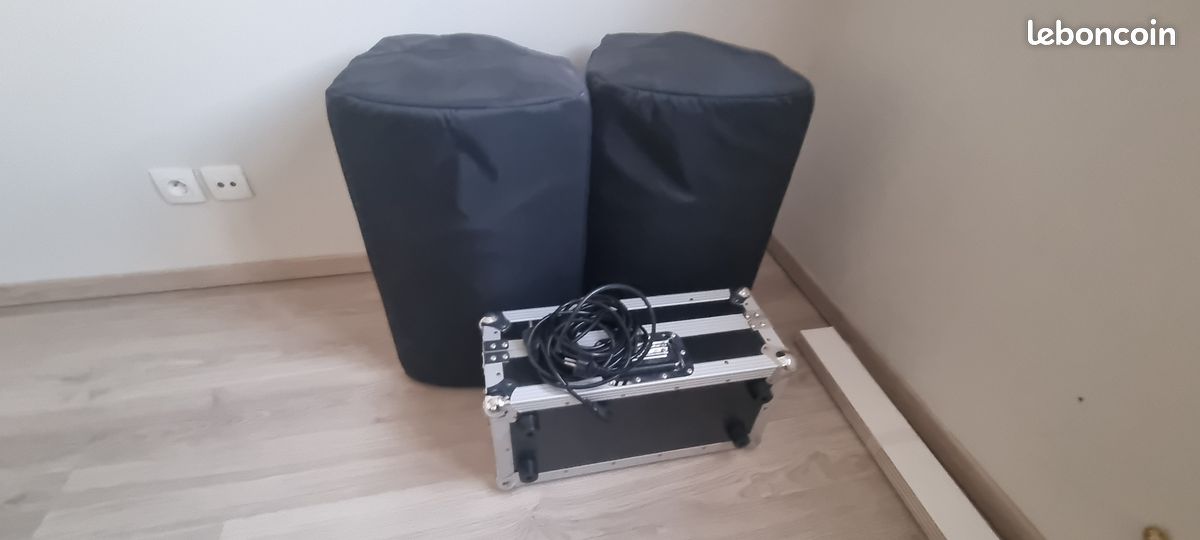 2 Enceintes Mackie SRM 450 V3 + Trépieds + 1 Housse – Neuf
