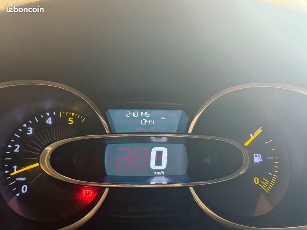 Renault clio 1.5 dci 75 ch / bluetooth/gps (image 21)