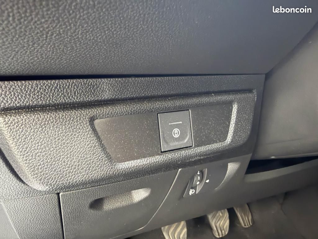 DACIA SANDERO 1.0 SCe - 65 - 24 III BERLINE Expression PHASE 2 (image 34)