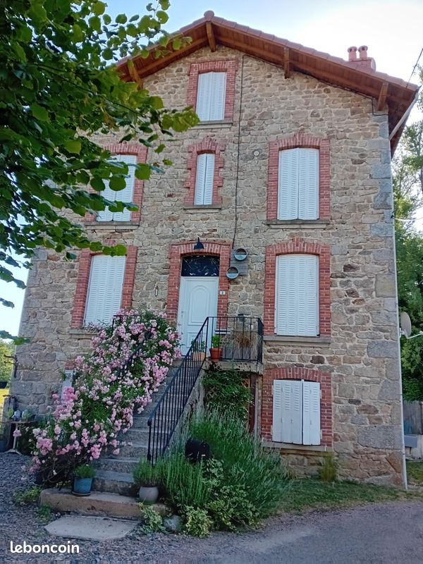 Maison 5 pièces 94 m² · à Celles-sur-Durolle · 94 m² · 160 000 €