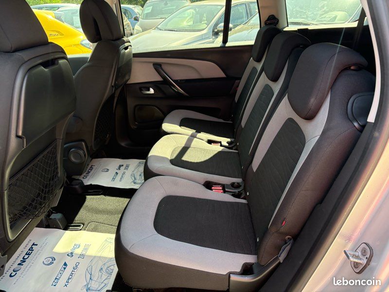 CITROËN C4 PICASSO II Business 1.6 BlueHDI EAT6 120cv 7 Places « Boîte Automatique » Kit accessoires/4Pneus et Révision Neuve « GARANTIE + 12 MOIS » (image 4)