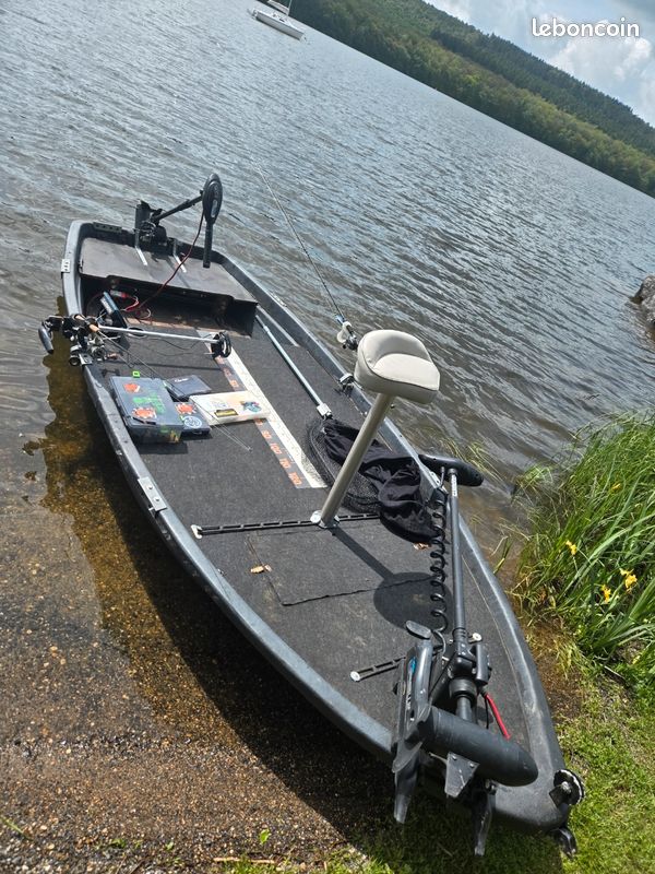 Barque bass boat (image 2)