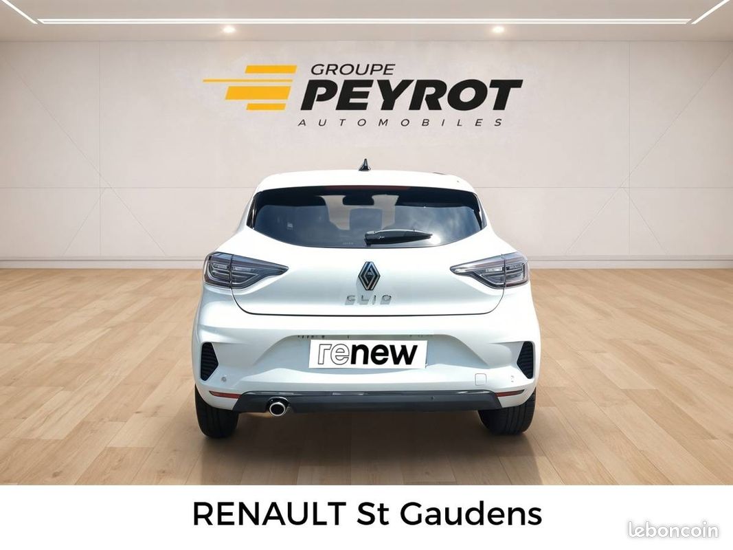 RENAULT Clio TCe 90 Techno (image 4)