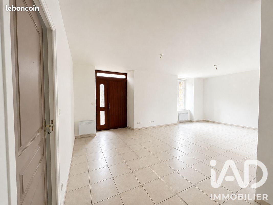 Appartement 3 pièces 79 m² · à La Roche-Jaudy · 79 m² · 690 €/mois