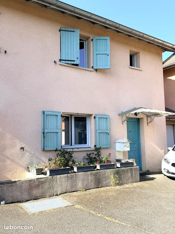 Maison 4 pièces 81 m² · à Saint-Étienne-de-Saint-Geoirs · 81 m² · 980 €