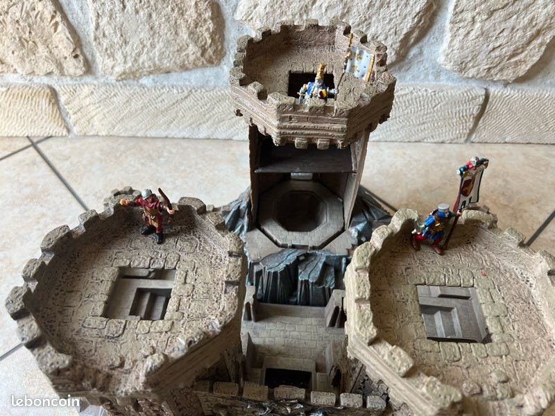 Château fort Plastoy et figurines Papo (image 5)