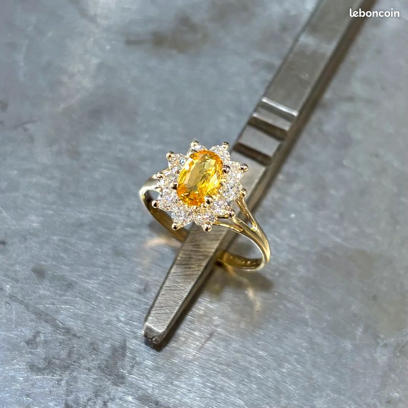 Bague Marguerite Or Jaune 750 Saphir Jaune Diamants Montres