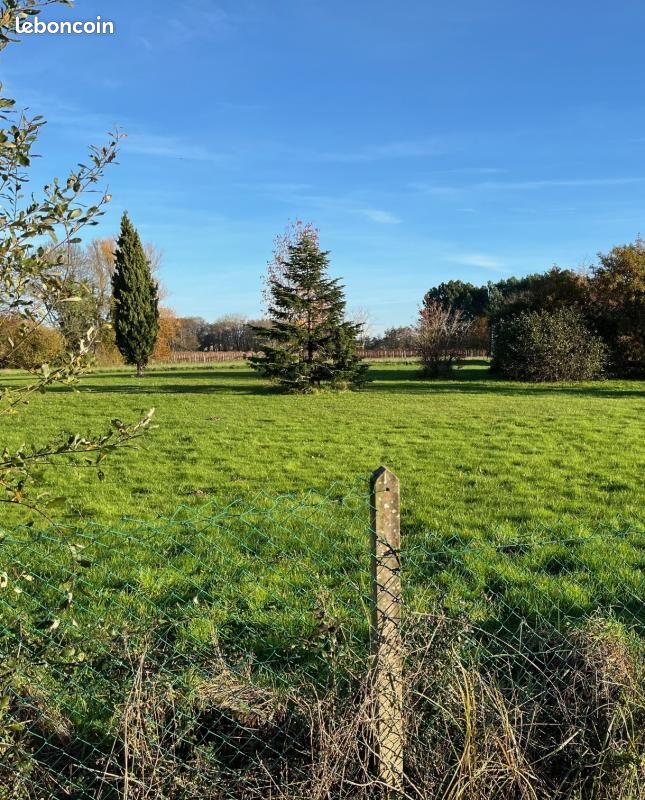 Terrain 400 m² · à Saint-Genès-de-Fronsac · 54 000 €