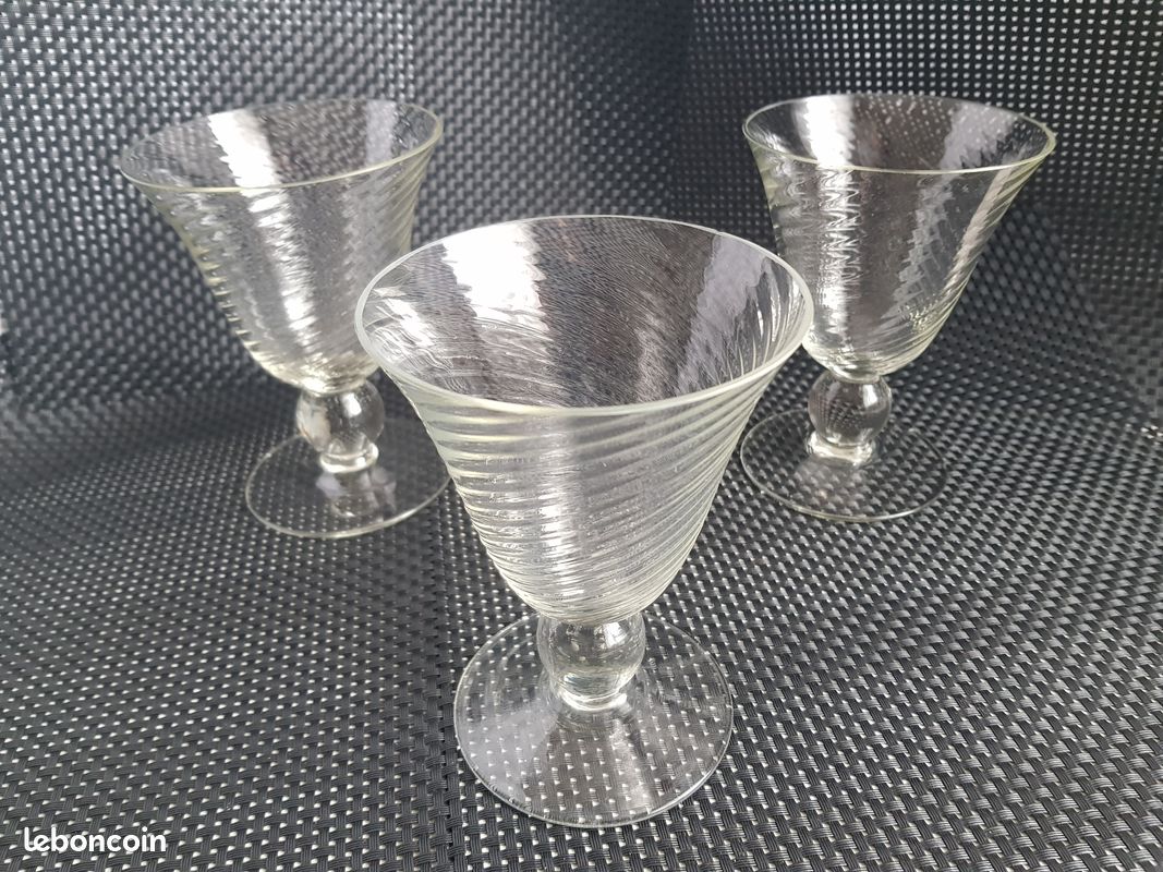 3 verres à pied spirale (image 1)