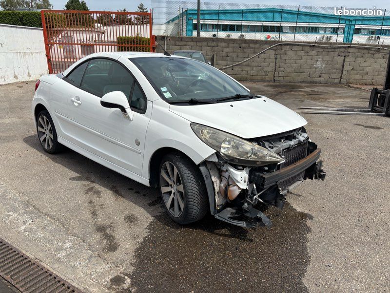 PEUGEOT 207 CC Accidenté (image 2)