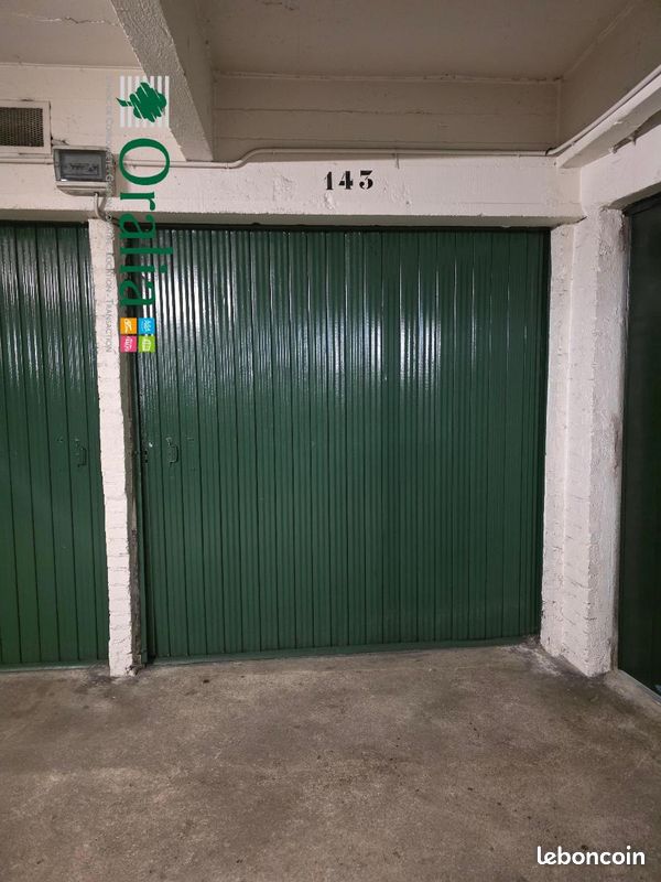 Garage / box PARIS · 260 €/mois