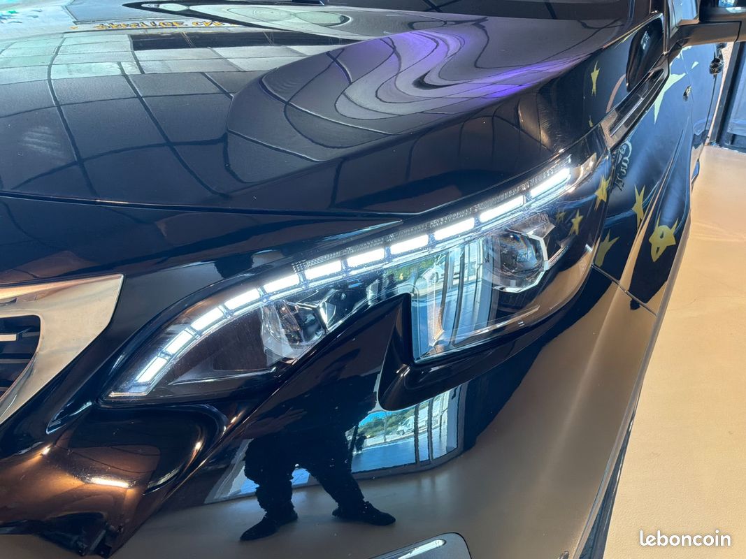 PEUGEOT 5008 BlueHDi 130 CV SS BVM6 GT Line (image 4)