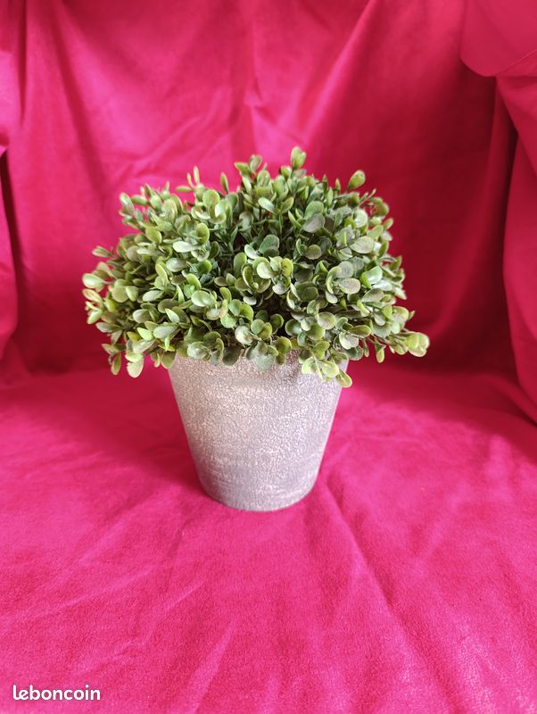 Petite plante artificielle type buis dans pot gris - Décoration Facile (image 7)