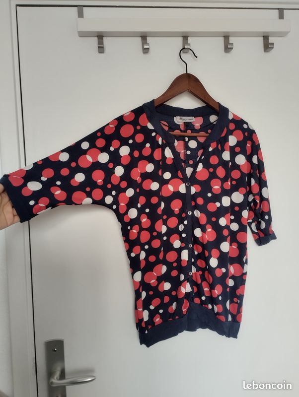Tshirt bleu à ronds rouge et blanc (image 2)