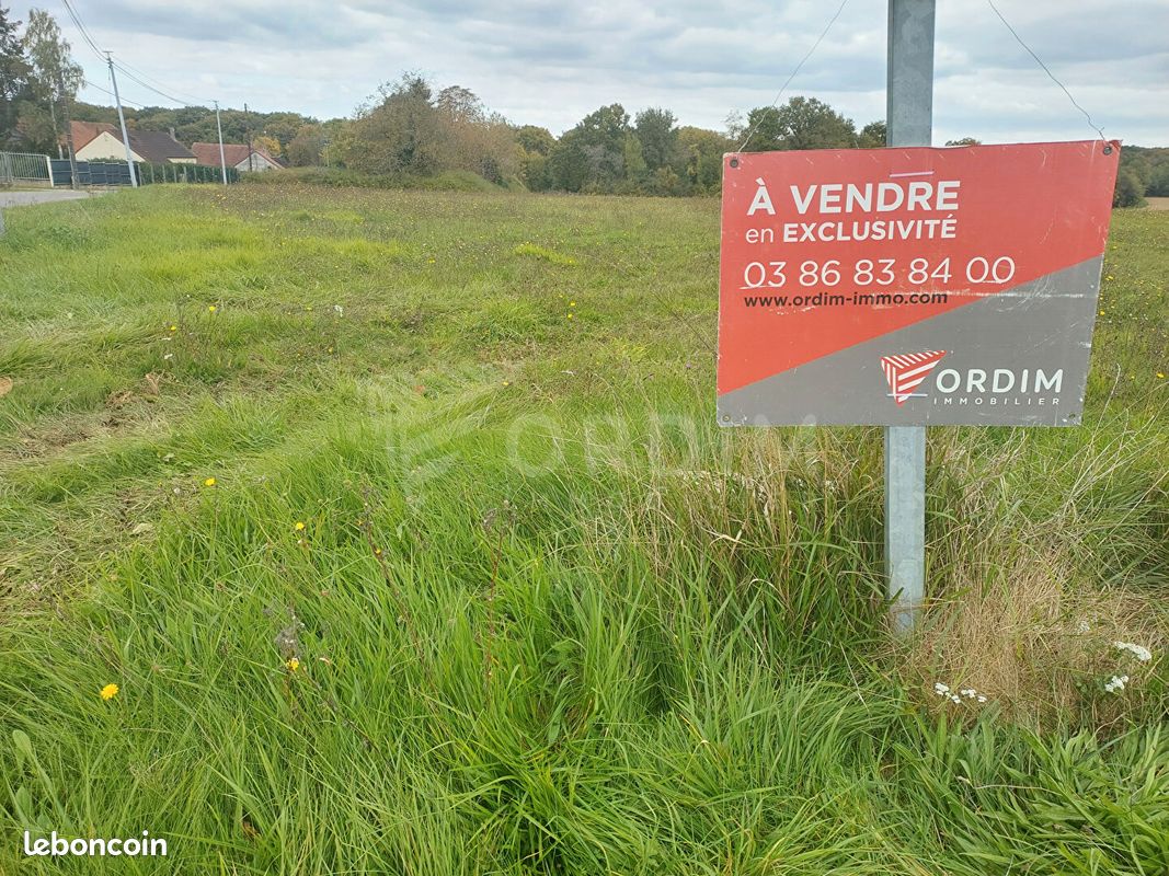 Terrain 3324 m² · à Les Bordes · 3 324 m² · 36 000 €