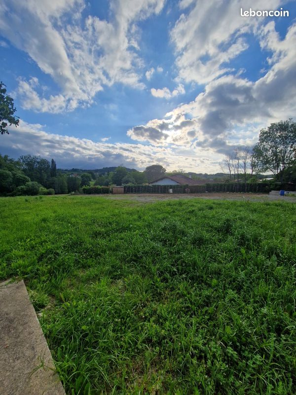 Terrain Espelette · 160 000 €