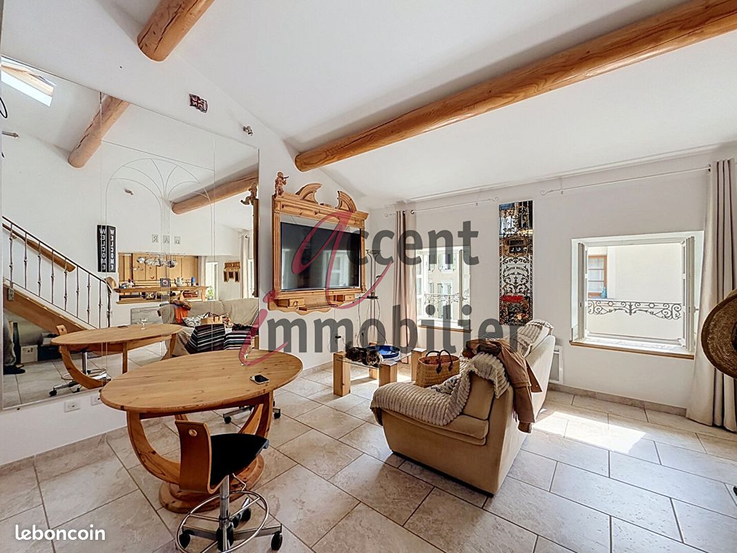 Appartement 4 pièces 67 m² · à Fontaine-de-Vaucluse · 67 m² · 840 €/mois