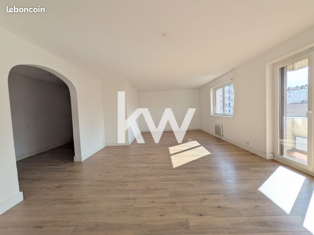 Appartement 4 pièces 107 m² · à Saint-Étienne · 107 m² · 131 000 €