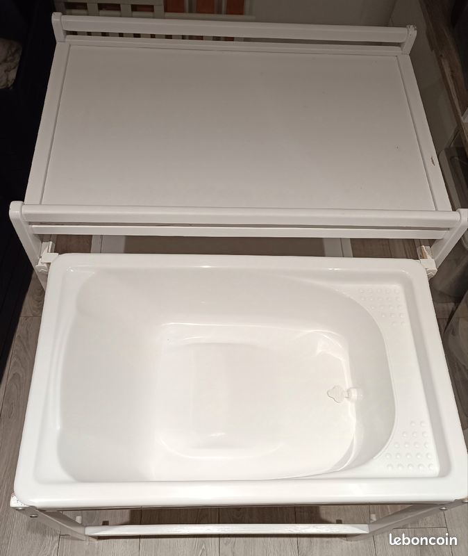Table à langer avec baignoire (image 1)