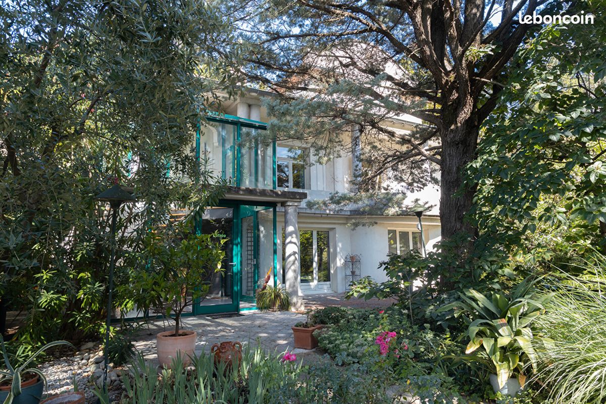 Maison 12 pièces 340 m² · à Valence · 340 m² · 1 250 000 €