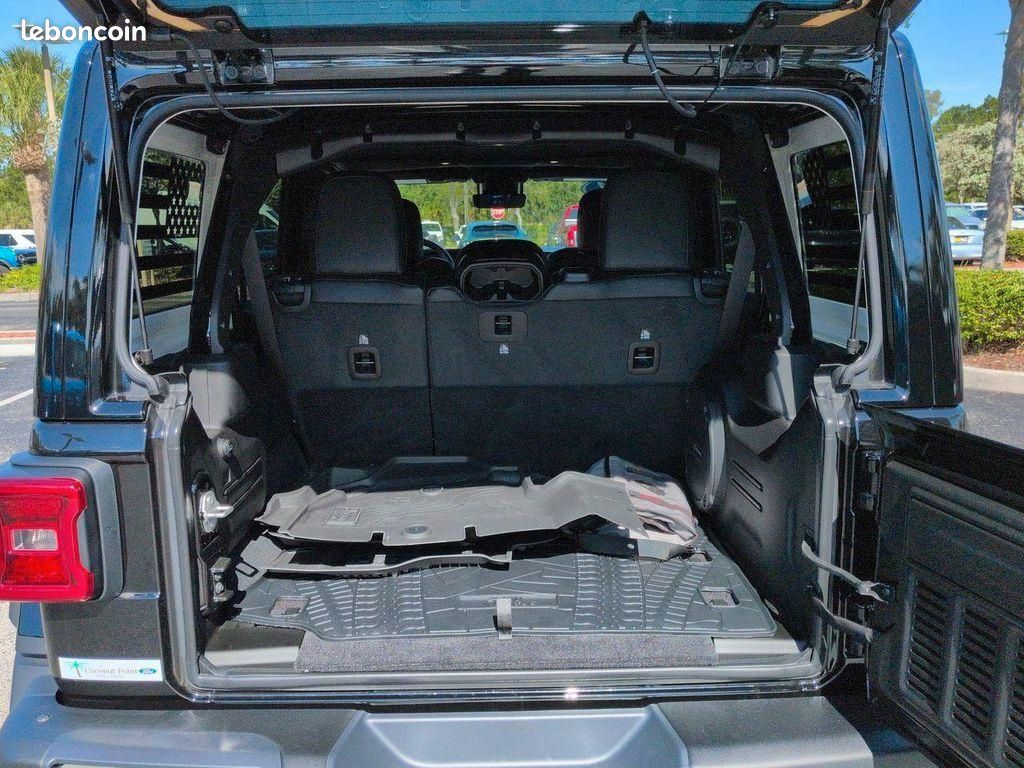 Jeep Wrangler Unlimited SRT392 Rubicon 2024 (image 11)