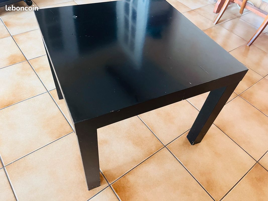 Table basse IKEA noire (image 1)