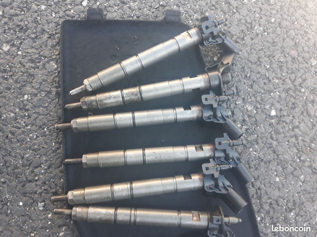 À vendre 6 injecteur touareg V6 225 chevaux 07 66 72 11 01 (image 2)