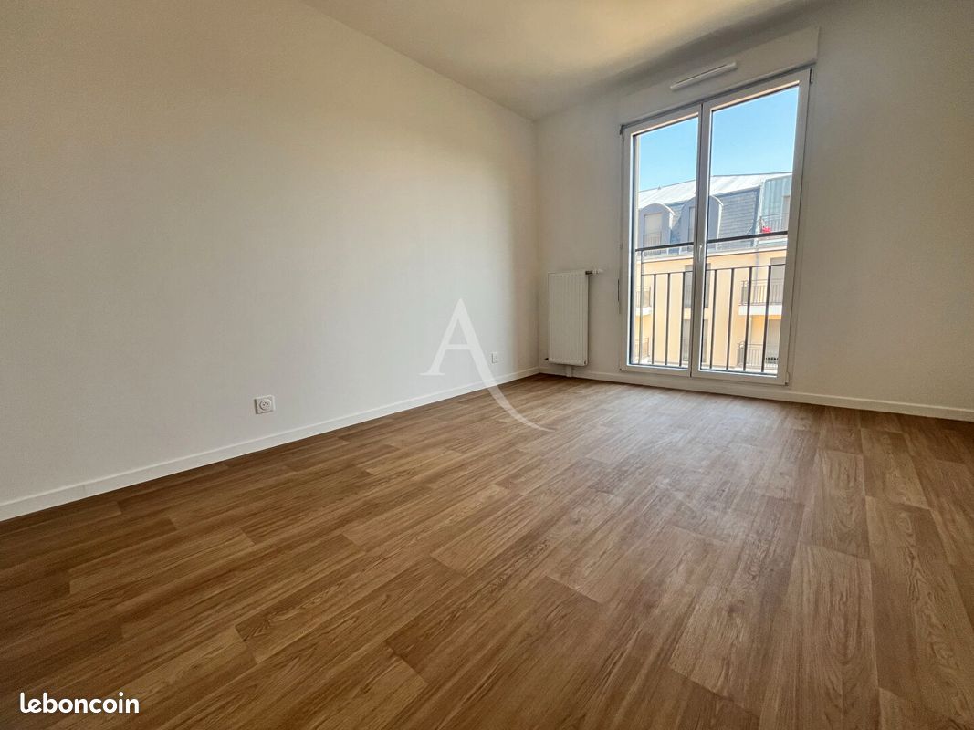 Appartement 4 pièces 92 m² · à Dourdan · 92 m² · 1 375 €/mois
