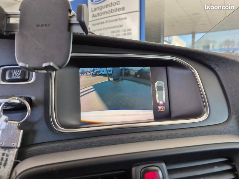 Volvo V40 D2 120ch Momentum Business Geartronic (image 22)