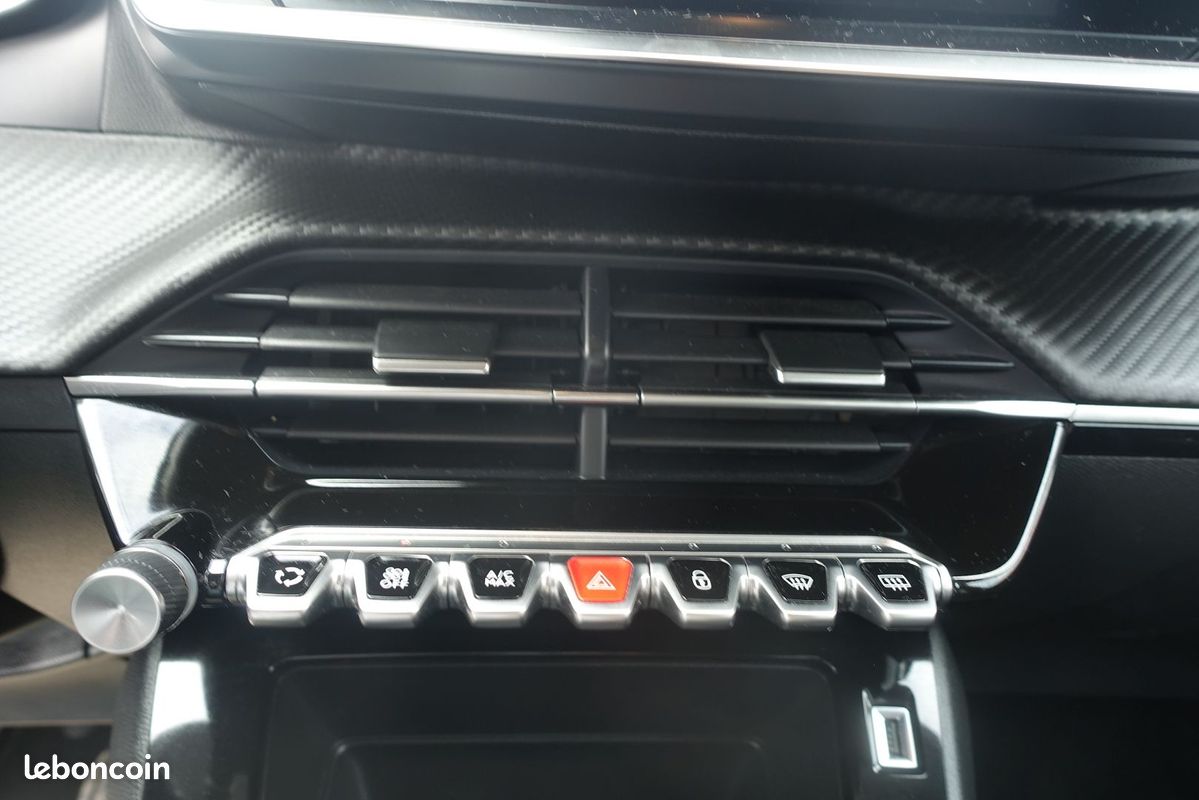 Peugeot 208 1.2 PURETECH 75CH S&S STYLE (image 14)