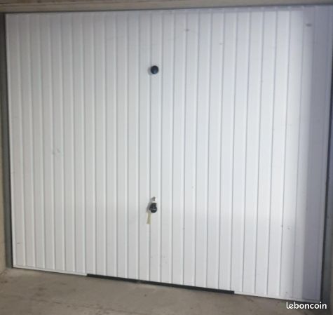 Place de parking pour votre moto · à Othis · 50 €/mois
