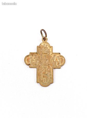 Croix ajourée plaqué or | Boutique Sainte-Marie