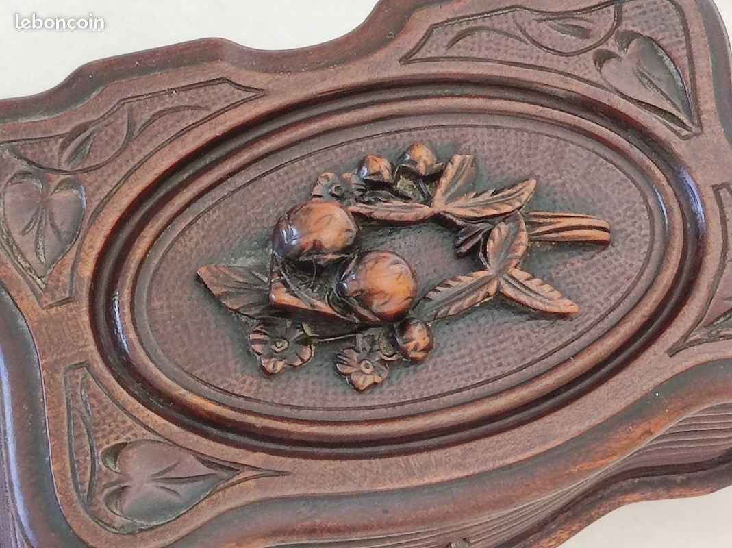 Boîte à Bijoux Ancienne En Bois Sculpté 19e Siècle - Style Victorien Avec Serrure à Clé