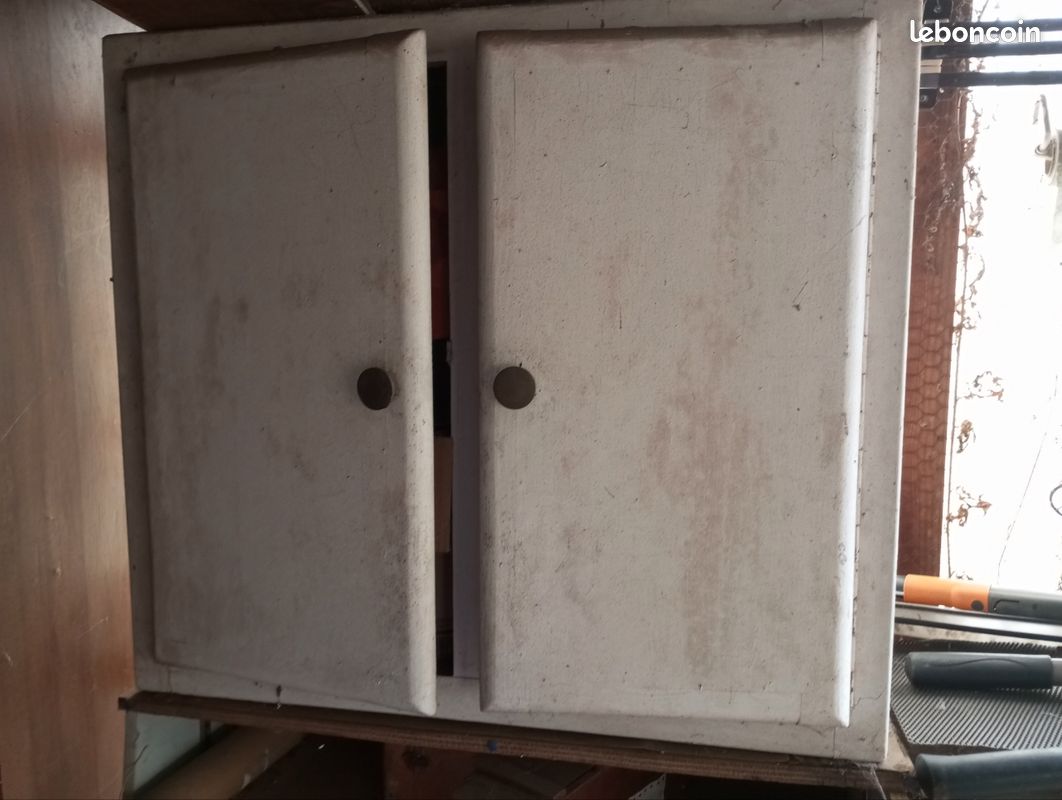 Petit meuble à porte vintage (image 1)