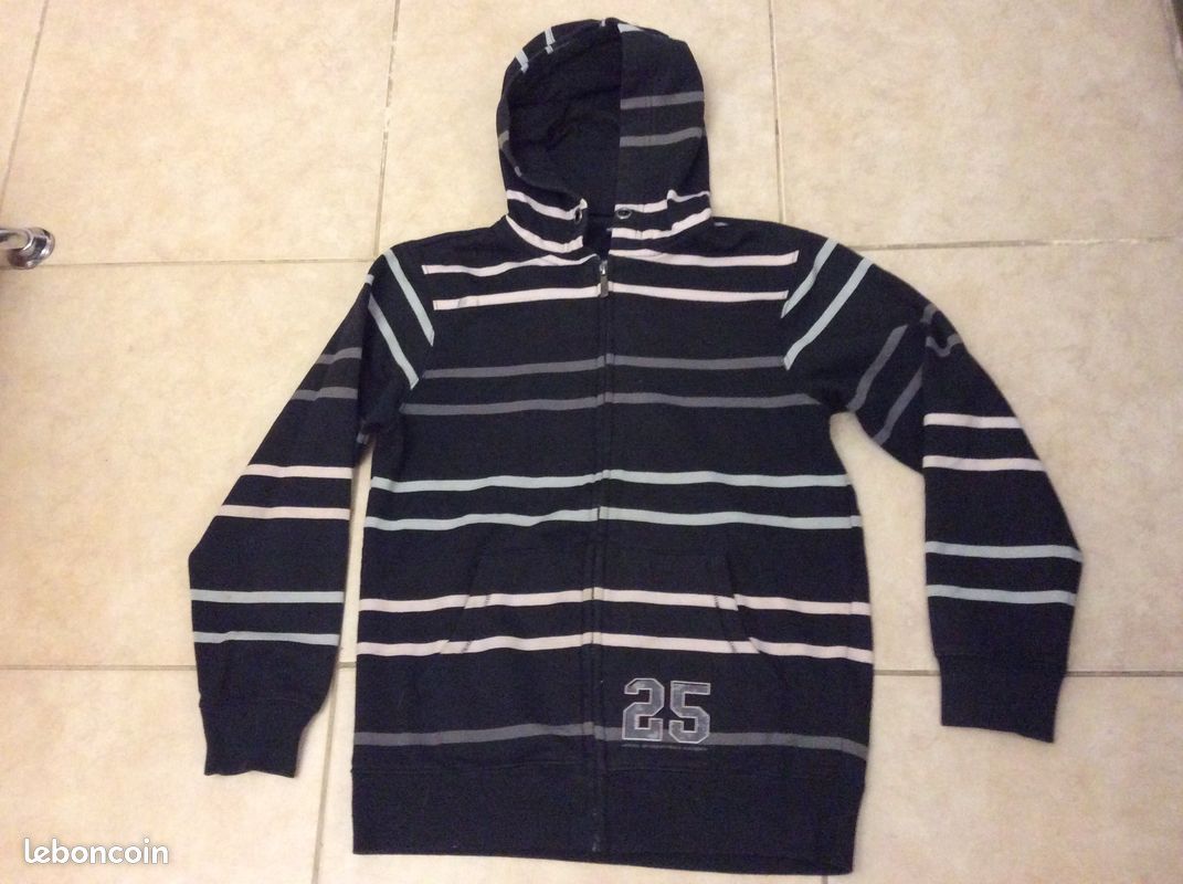 Sweat-shirt à capuche T 14 ans (image 1)