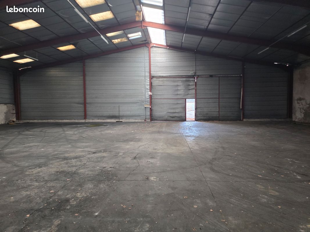 Box .parking · à Oyonnax · 50 €/mois
