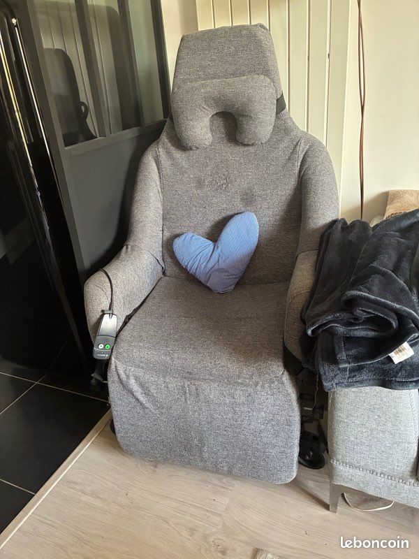 Fauteuil électrique (image 1)