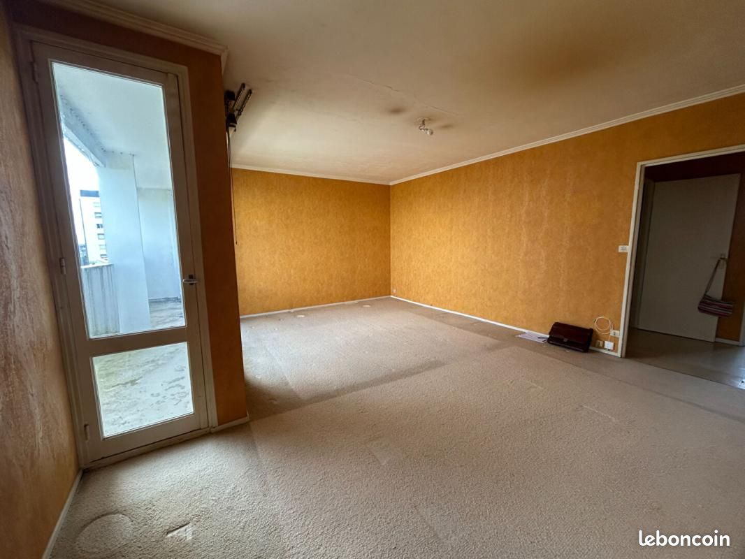 Appartement 4 pièces 79 m² · à Saint-Quentin · 79 m² · 41 000 €