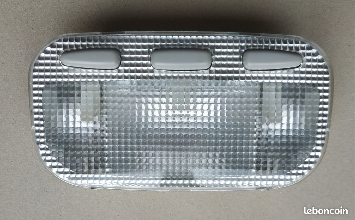 Plafonnier D'éclairage Pour Citroën C5 II Break - Référence 00006362Q2, Occasion, Compatible 2.0 HDI Diesel