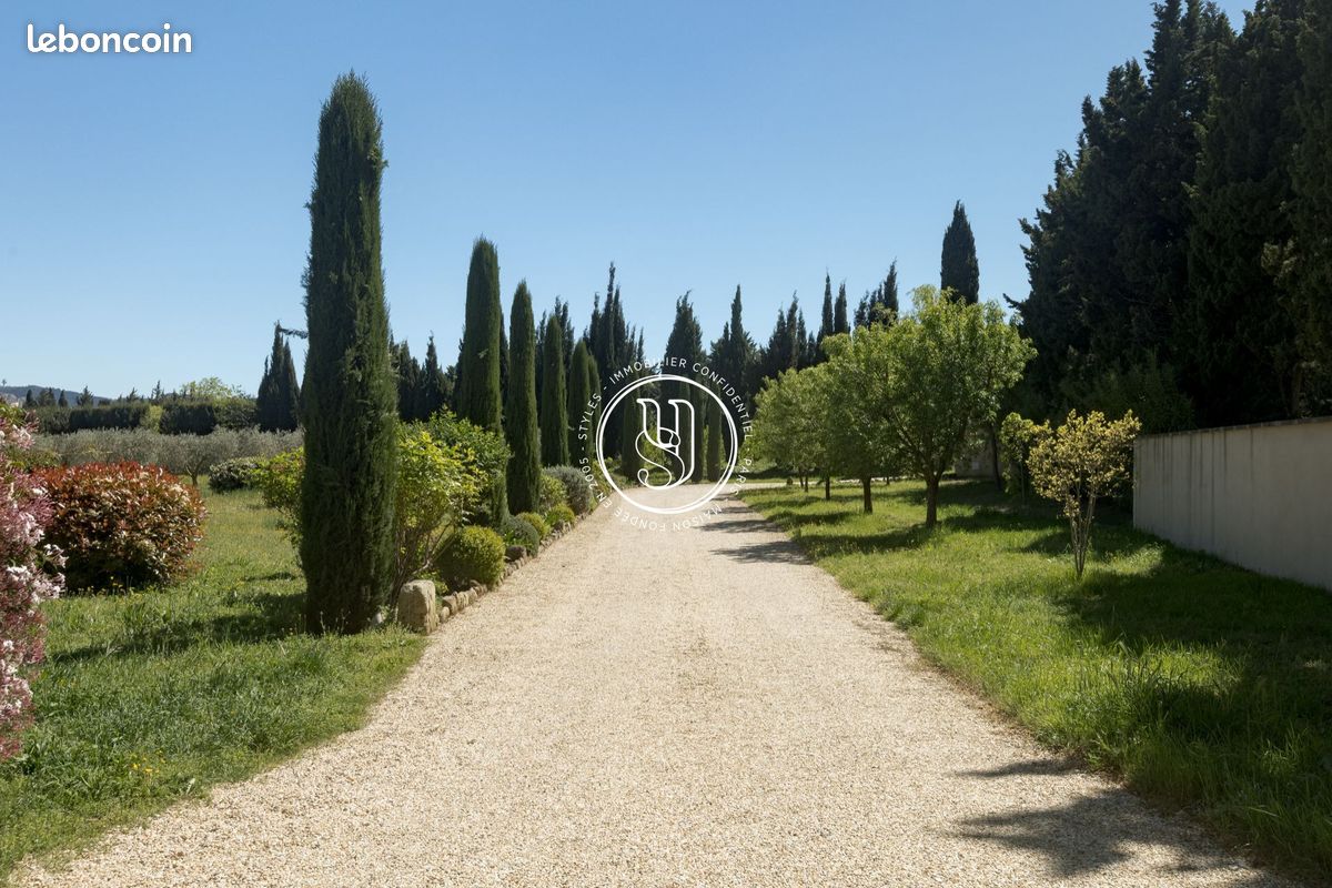 Maison 6 pièces 255 m² · à Saint-Rémy-de-Provence · 255 m² · 1 980 000 €