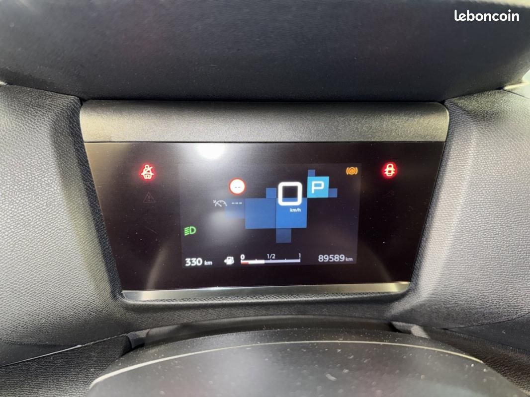 Citroën C4 III PureTech 130 S&S EAT8 Feel Pack (image 12)