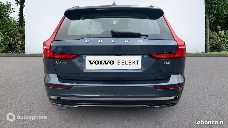 Volvo V60 B4 197ch Ultra Style Dark DCT 7 (image 3)