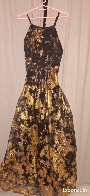 Robe Cocktail noir Doré Fashion Nova Vêtements